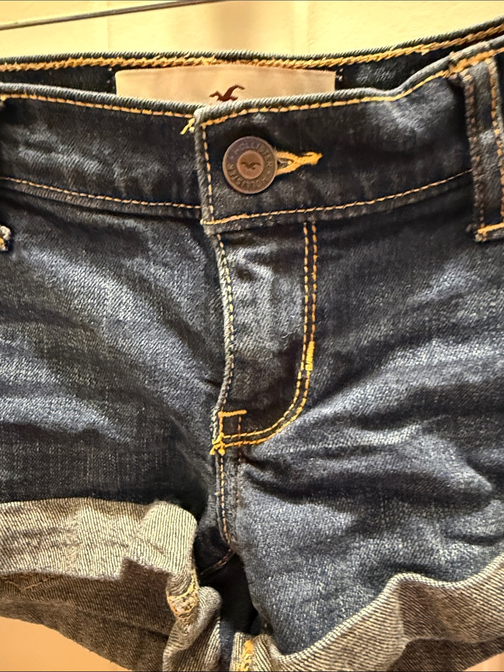 Hollister Junior Women's Dark Blue Rolled Cuff Denim Shorts (3/26) - Picture 4 of 7